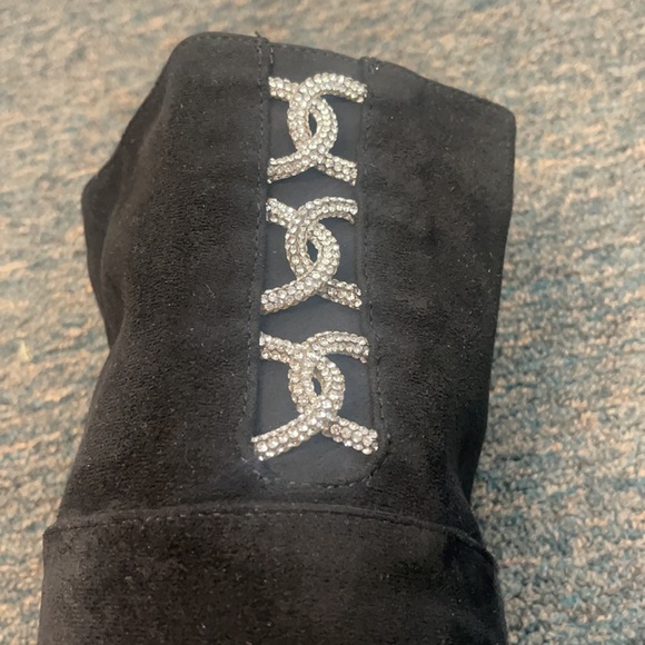 Black suede rhinestone top - Picture 3 of 6